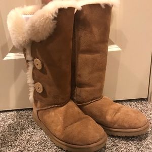 Bailey Button Triplet UGGS